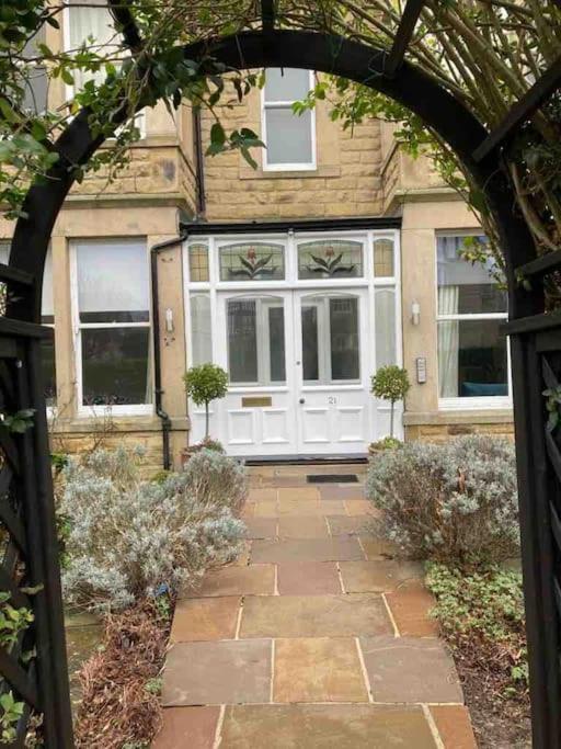 Garden Apartment, Central Harrogate With Parking מראה חיצוני תמונה