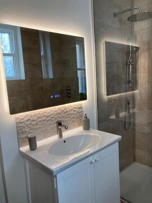 Garden Apartment, Central Harrogate With Parking מראה חיצוני תמונה
